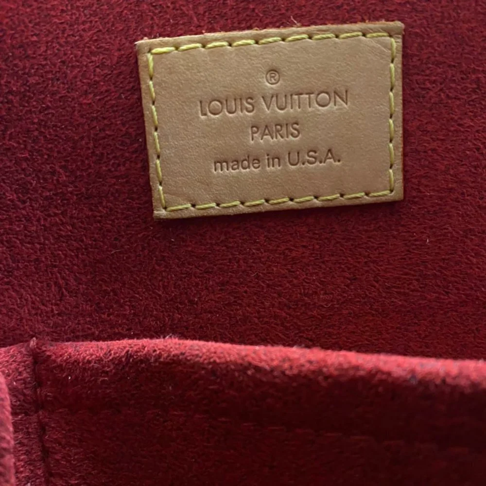Louis Vuitton Monogram Sac Coussin GM